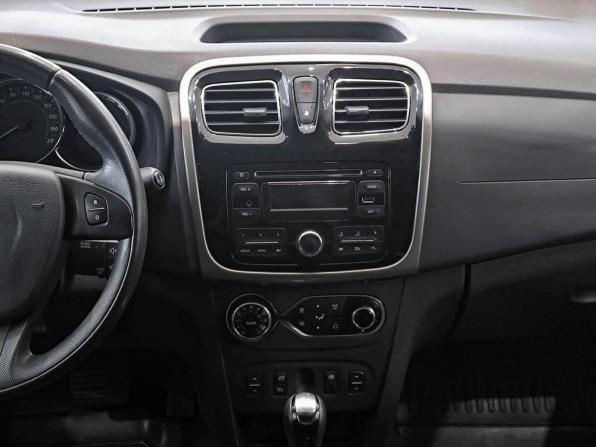 Renault Sandero II с пробегом 2016 года, цена 950 000 рублей, 116293 км, хэтчбек, Автокод Объявления