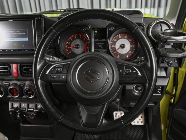Suzuki Jimny IV с пробегом 2021 года, цена 2 599 000 рублей, 70929 км, внедорожник, Автокод Объявления