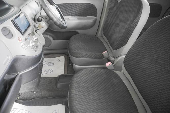 Toyota Sienta I Рестайлинг 1 с пробегом 2009 года, цена 599 000 рублей, 299999 км, компактвэн, Автокод Объявления