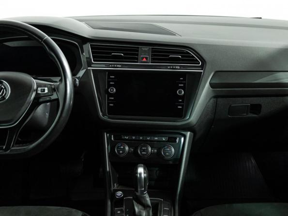 Volkswagen Tiguan II с пробегом 2017 года, цена 2 799 000 рублей, 38944 км, внедорожник, Автокод Объявления