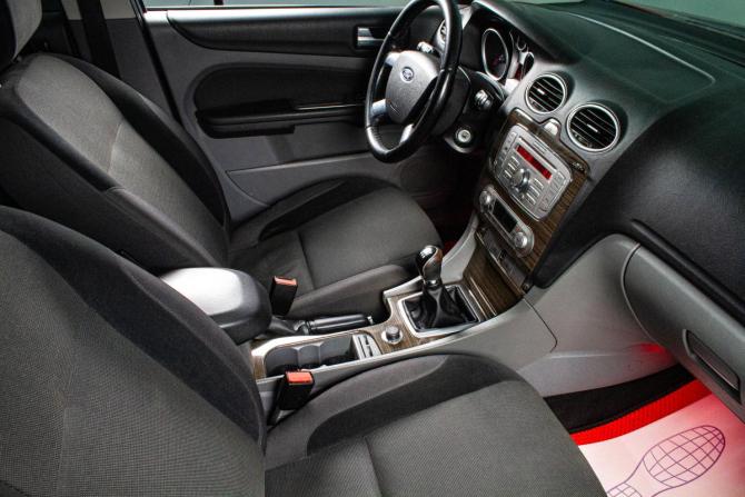 Ford Focus II Рестайлинг с пробегом 2008 года, цена 679 000 рублей, 289000 км, седан, Автокод Объявления