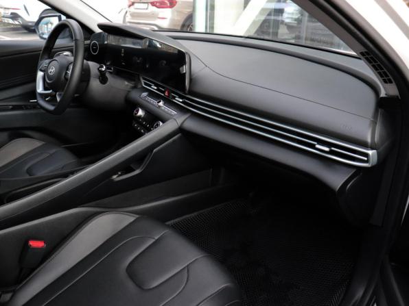 Hyundai Elantra VII (CN7) Рестайлинг с пробегом 2024 года, цена 2 440 000 рублей, 24202 км, седан, Автокод Объявления