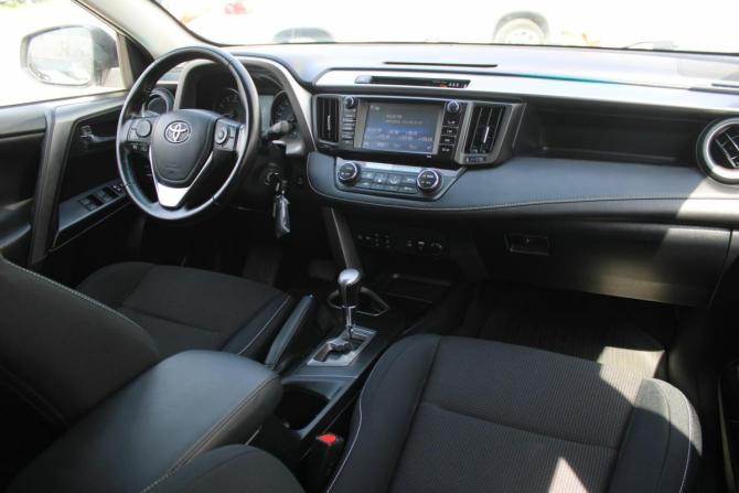 Toyota RAV4 IV (XA40) Рестайлинг с пробегом 2016 года, цена 2 410 000 рублей, 112000 км, внедорожник, Автокод Объявления
