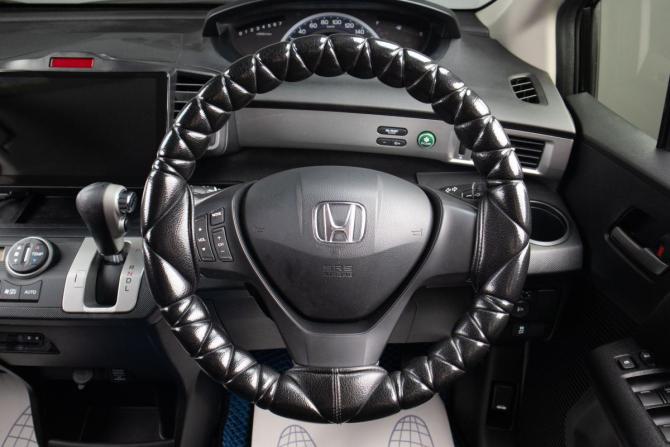 Honda Freed I с пробегом 2013 года, цена 1 229 000 рублей, 176000 км, компактвэн, Автокод Объявления