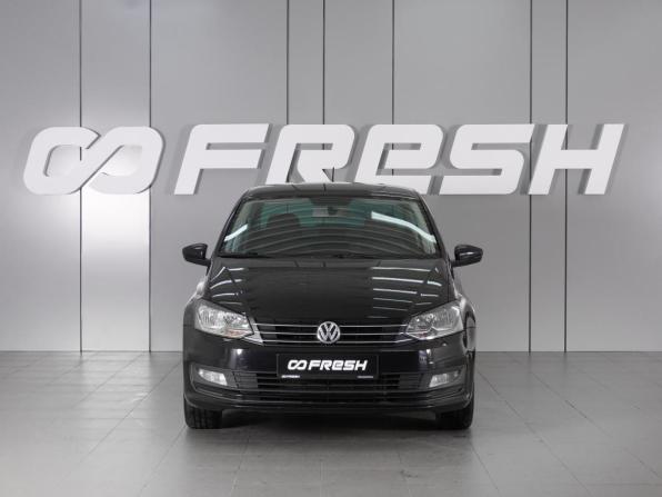 Volkswagen Polo V Рестайлинг с пробегом 2019 года, цена 1 469 000 рублей, 125078 км, седан, Автокод Объявления