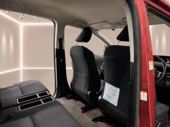 Toyota Sienta II с пробегом 2017 года, цена 1 295 000 рублей, 112000 км, компактвэн, Автокод Объявления