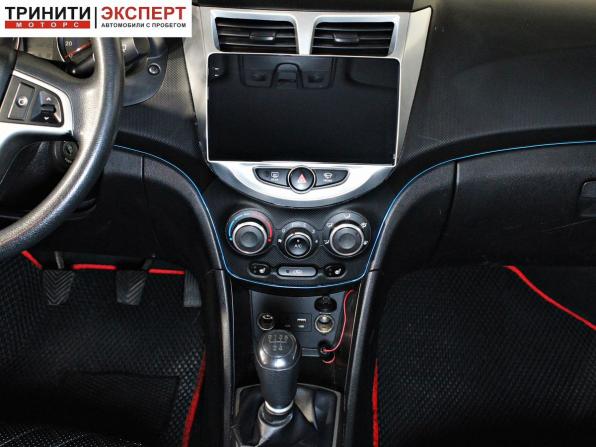 Hyundai Solaris I Рестайлинг с пробегом 2016 года, цена 947 000 рублей, 159420 км, седан, Автокод Объявления