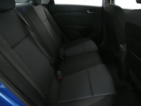 Hyundai Solaris II с пробегом 2017 года, цена 1 049 000 рублей, 151500 км, седан, Автокод Объявления