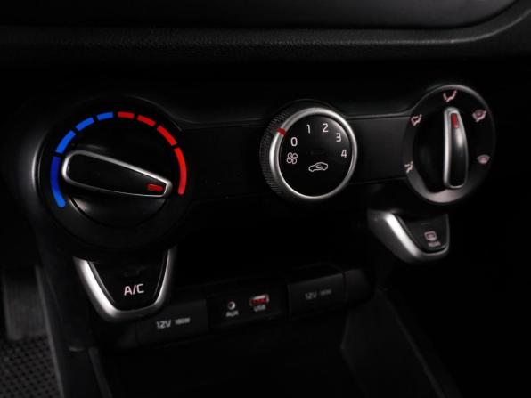 Kia Rio IV с пробегом 2018 года, цена 894 000 рублей, 283121 км, хэтчбек, Автокод Объявления