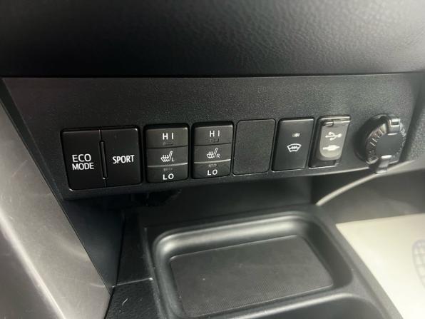 Toyota RAV4 IV (XA40) Рестайлинг с пробегом 2016 года, цена 2 265 000 рублей, 174264 км, внедорожник, Автокод Объявления