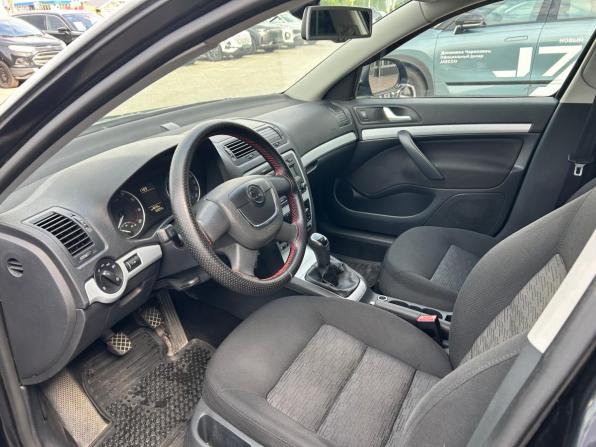 Skoda Octavia II (A5) Рестайлинг с пробегом 2011 года, цена 798 000 рублей, 160091 км, лифтбек, Автокод Объявления