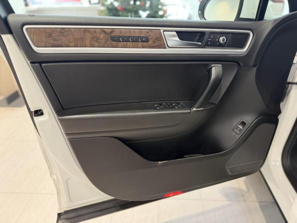 Volkswagen Touareg II Рестайлинг с пробегом 2018 года, цена 3 390 000 рублей, 169436 км, внедорожник, Автокод Объявления