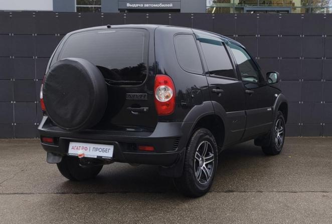 Chevrolet Niva I Рестайлинг с пробегом 2018 года, цена 809 000 рублей, 100000 км, внедорожник, Автокод Объявления