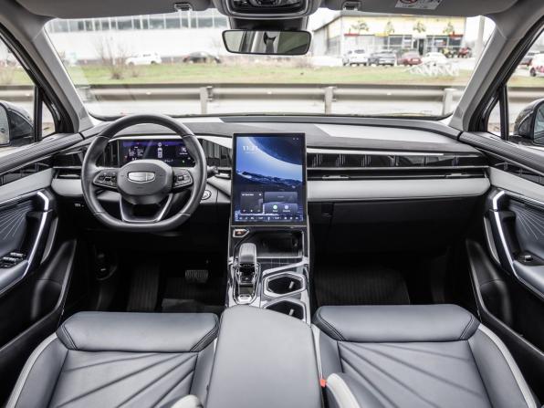 Geely Atlas II с пробегом 2024 года, цена 2 868 000 рублей, 32751 км, внедорожник, Автокод Объявления