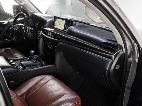 Lexus LX III Рестайлинг 2 с пробегом 2017 года, цена 6 880 000 рублей, 206146 км, внедорожник, Автокод Объявления