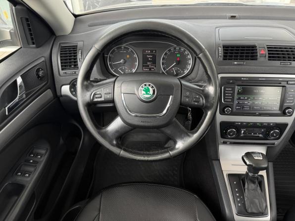 Skoda Octavia II (A5) Рестайлинг с пробегом 2013 года, цена 799 000 рублей, 244000 км, лифтбек, Автокод Объявления
