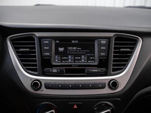 Hyundai Solaris II с пробегом 2017 года, цена 1 249 000 рублей, 211280 км, седан, Автокод Объявления