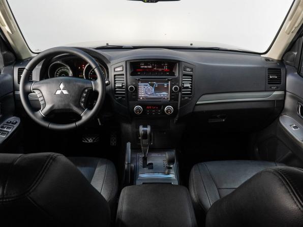 Mitsubishi Pajero IV Рестайлинг 1 с пробегом 2014 года, цена 2 270 000 рублей, 245875 км, внедорожник, Автокод Объявления