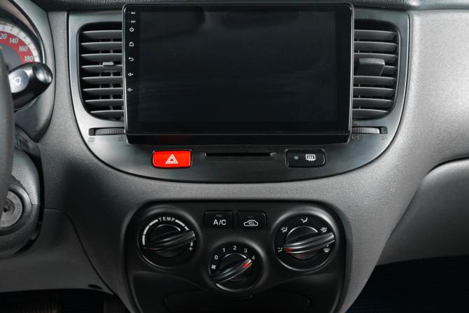 Kia Rio II Рестайлинг с пробегом 2010 года, цена 679 000 рублей, 180000 км, седан, Автокод Объявления