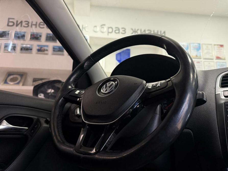 Volkswagen Polo V Рестайлинг Омск  - изображение 11