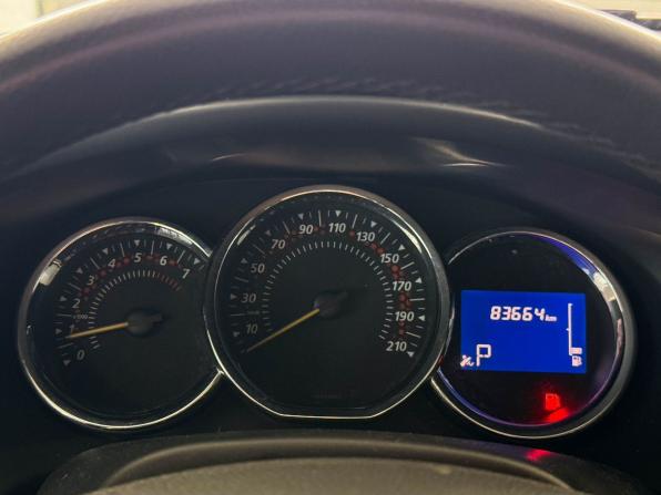 Renault Sandero II с пробегом 2015 года, цена 1 177 000 рублей, 83664 км, хэтчбек, Автокод Объявления