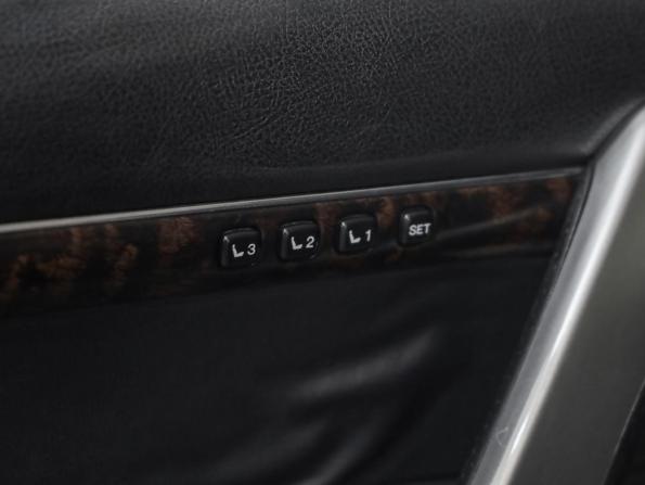 Toyota Land Cruiser 200 Series Рестайлинг 1 с пробегом 2013 года, цена 2 525 000 рублей, 667708 км, внедорожник, Автокод Объявления