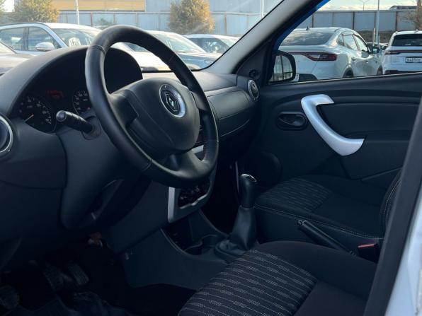 Renault Logan I Рестайлинг с пробегом 2013 года, цена 598 000 рублей, 216639 км, седан, Автокод Объявления