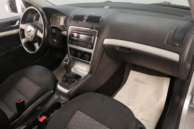 Skoda Octavia II (A5) Рестайлинг с пробегом 2011 года, цена 899 000 рублей, 310000 км, универсал, Автокод Объявления