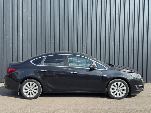 Opel Astra J Рестайлинг с пробегом 2012 года, цена 640 000 рублей, 229356 км, седан, Автокод Объявления