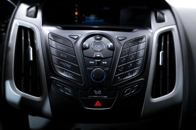 Ford Focus III Рестайлинг с пробегом 2015 года, цена 719 000 рублей, 215600 км, хэтчбек, Автокод Объявления