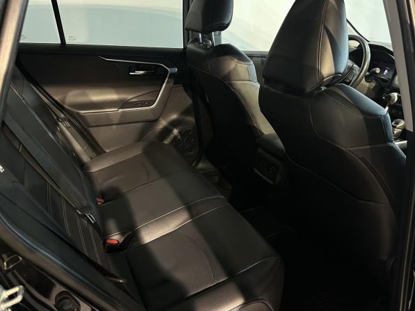 Toyota RAV4 V (XA50) с пробегом 2021 года, цена 4 200 000 рублей, 31103 км, внедорожник, Автокод Объявления