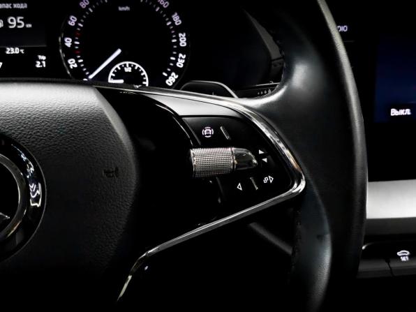 Skoda Octavia IV (A8) с пробегом 2021 года, цена 2 190 000 рублей, 65726 км, лифтбек, Автокод Объявления