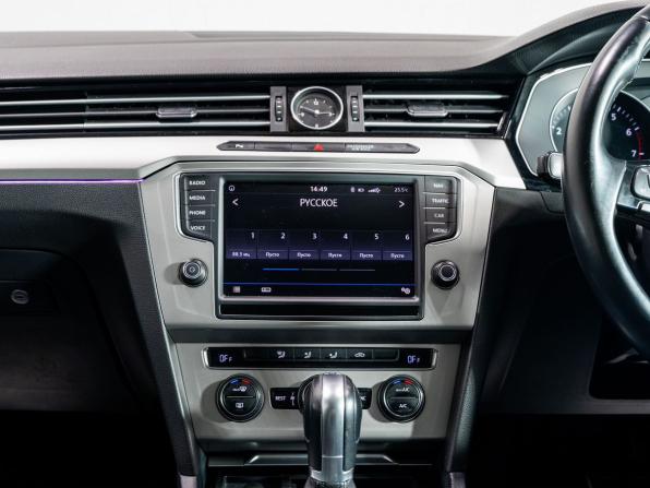 Volkswagen Passat B7 с пробегом 2015 года, цена 1 490 000 рублей, 112355 км, универсал, Автокод Объявления