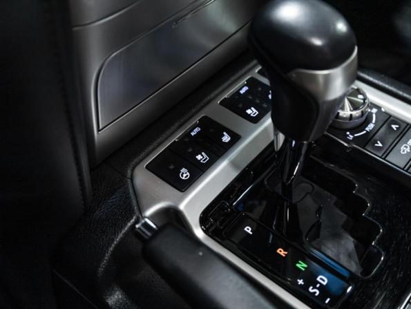 Toyota Land Cruiser 200 Series Рестайлинг 2 с пробегом 2019 года, цена 8 700 000 рублей, 93152 км, внедорожник, Автокод Объявления