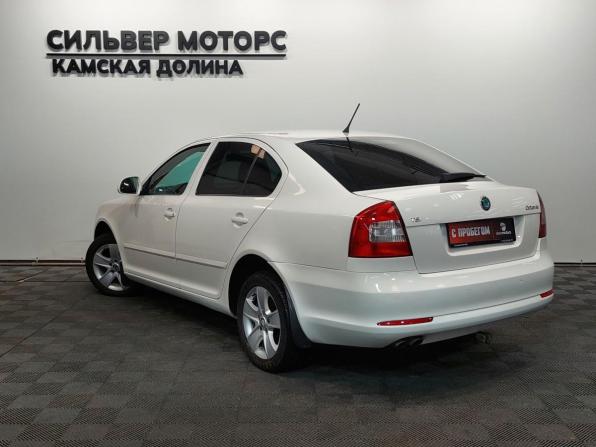 Skoda Octavia II (A5) Рестайлинг с пробегом 2011 года, цена 700 000 рублей, 172000 км, лифтбек, Автокод Объявления