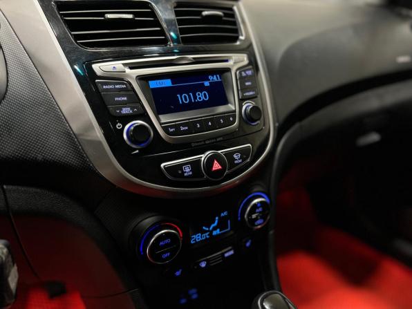 Hyundai Solaris I Рестайлинг с пробегом 2014 года, цена 950 000 рублей, 130965 км, хэтчбек, Автокод Объявления
