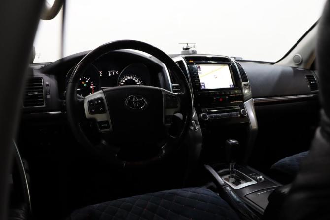 Toyota Land Cruiser 200 Series Рестайлинг 1 с пробегом 2015 года, цена 4 600 000 рублей, 190337 км, внедорожник, Автокод Объявления