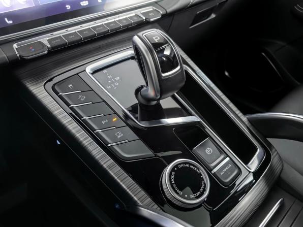 Geely Atlas Pro с пробегом 2023 года, цена 1 995 000 рублей, 68159 км, внедорожник, Автокод Объявления