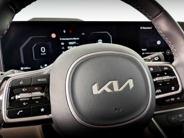Kia Carnival IV Рестайлинг с пробегом 2024 года, цена 5 880 000 рублей, 19576 км, минивэн, Автокод Объявления