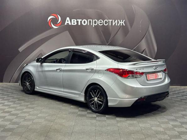 Hyundai Avante V с пробегом 2012 года, цена 830 000 рублей, 236000 км, седан, Автокод Объявления