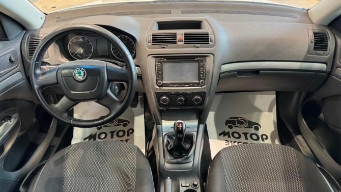 Skoda Octavia II (A5) Рестайлинг с пробегом 2012 года, цена 680 000 рублей, 240810 км, лифтбек, Автокод Объявления