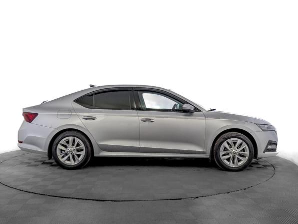 Skoda Octavia IV (A8) с пробегом 2021 года, цена 2 080 000 рублей, 145049 км, лифтбек, Автокод Объявления