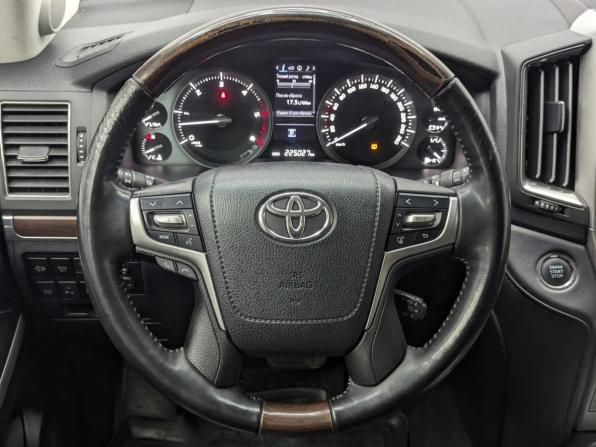 Toyota Land Cruiser 200 Series Рестайлинг 2 с пробегом 2019 года, цена 5 500 000 рублей, 225008 км, внедорожник, Автокод Объявления