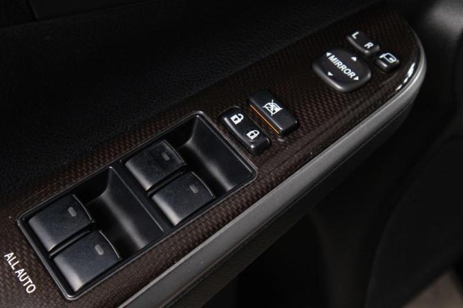 Toyota Camry VII (XV50) Рестайлинг с пробегом 2017 года, цена 1 829 000 рублей, 202346 км, седан, Автокод Объявления