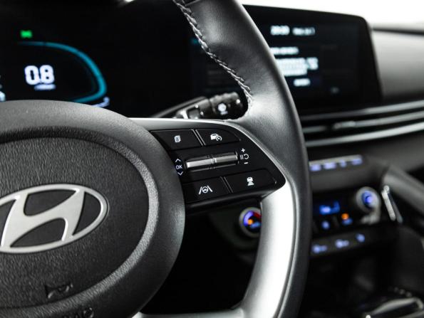 Hyundai Elantra VII (CN7) Рестайлинг с пробегом 2024 года, цена 2 399 700 рублей, 17853 км, седан, Автокод Объявления