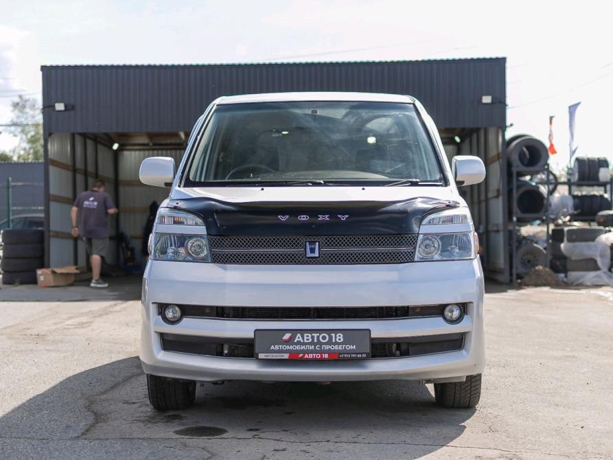 Toyota Voxy I (R60) Ижевск  - изображение 3
