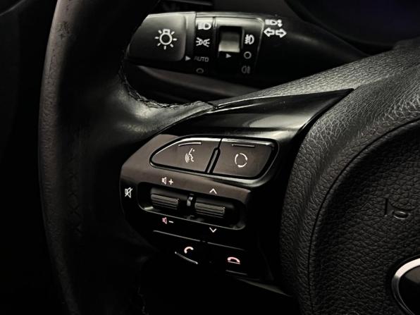 Kia Rio IV с пробегом 2018 года, цена 1 095 000 рублей, 230184 км, хэтчбек, Автокод Объявления