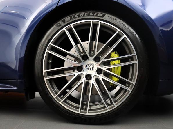 Porsche Panamera II с пробегом 2019 года, цена 9 990 000 рублей, 31680 км, лифтбек, Автокод Объявления
