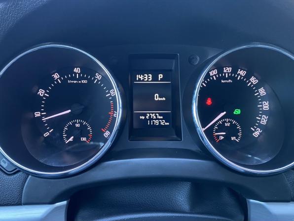 Skoda Yeti I Рестайлинг с пробегом 2014 года, цена 975 000 рублей, 117972 км, внедорожник, Автокод Объявления