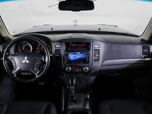 Mitsubishi Pajero IV Рестайлинг 1 с пробегом 2013 года, цена 1 990 000 рублей, 243465 км, внедорожник, Автокод Объявления